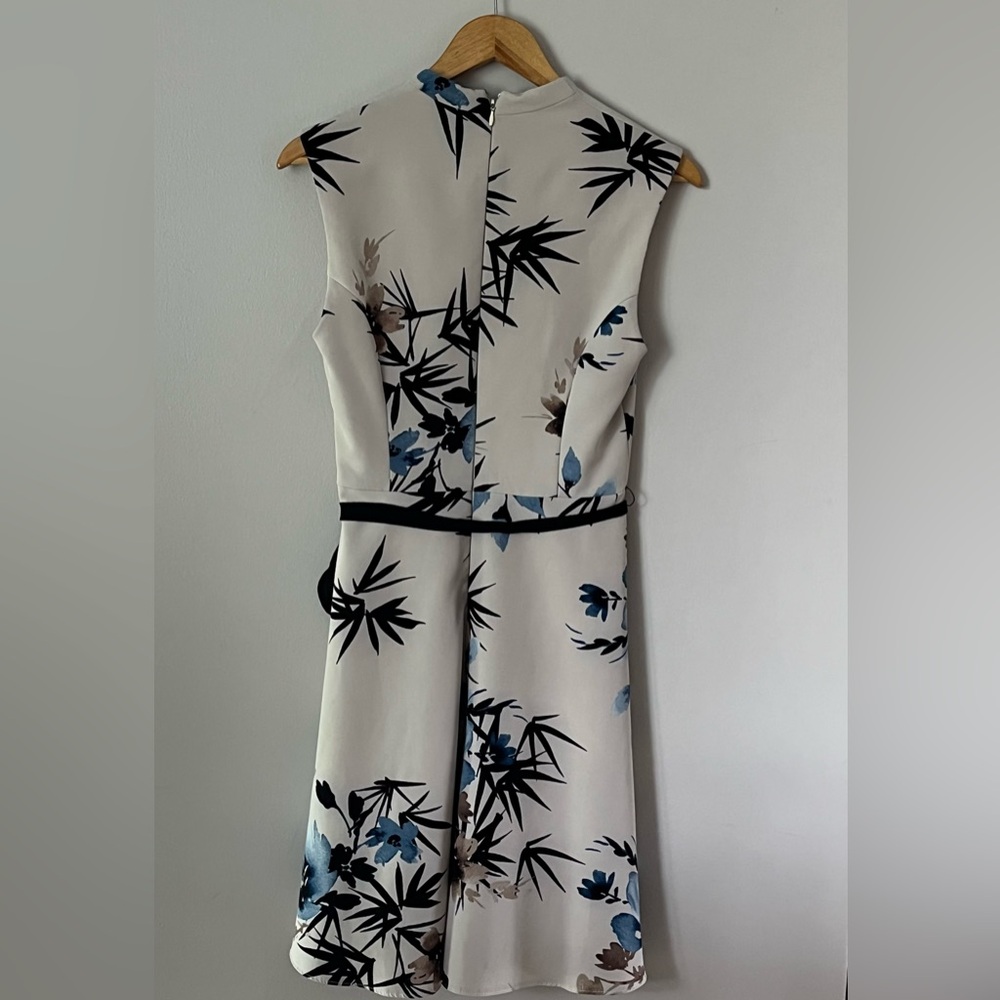 Women’s Le Chateau Blue and White Sleeveless V-Neck Midi Dress - Picture 8 of 14